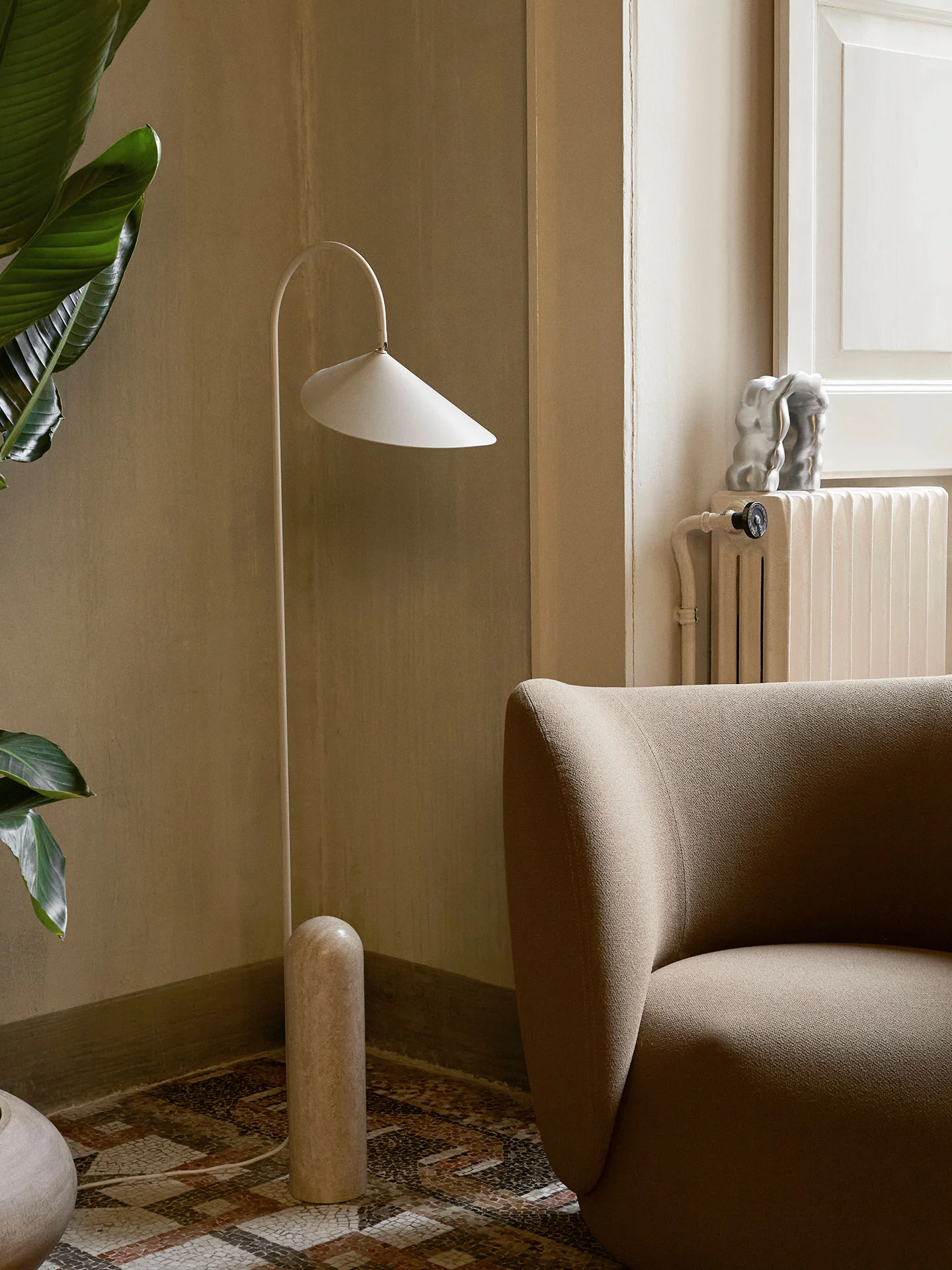 Arum Floor Lamp - Cashmere - Image 2