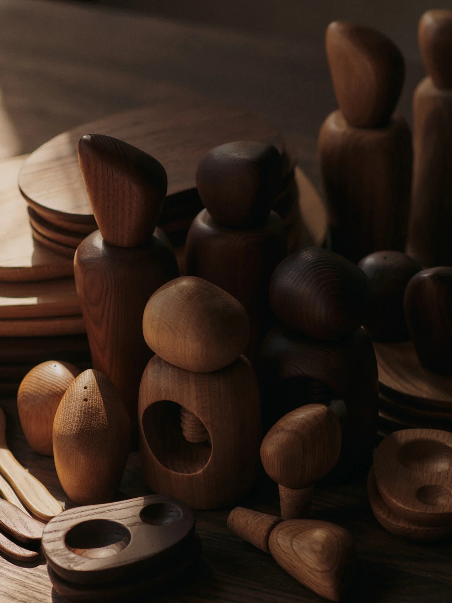 Cairn Wine Stoppers - Set of 2 - Oak - Image 3