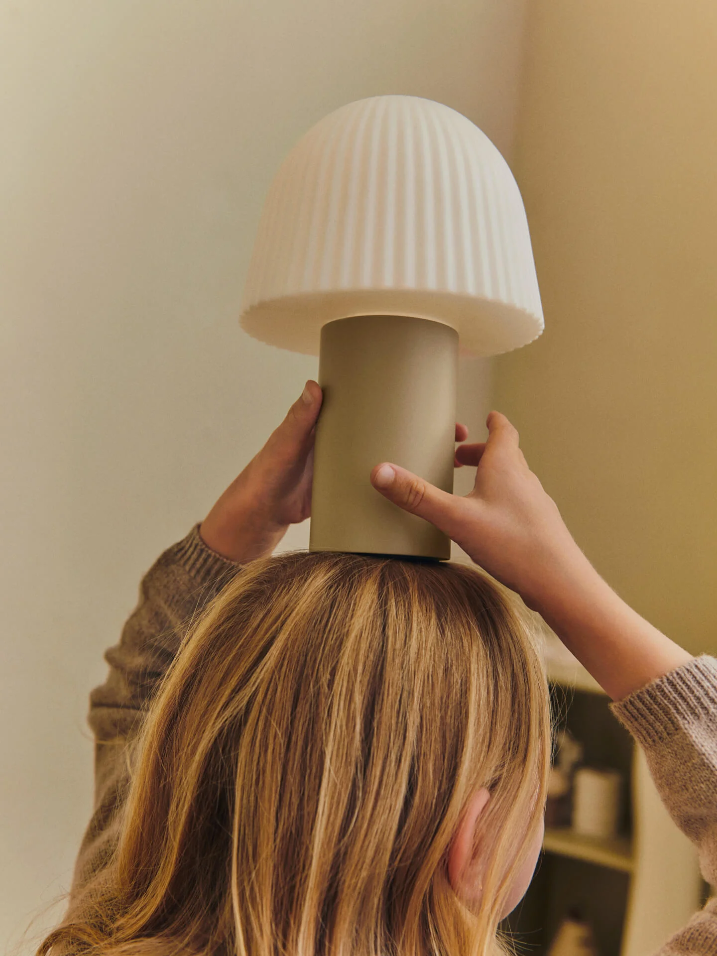 Frill Portable Lamp - Cashmere/White - Image 3