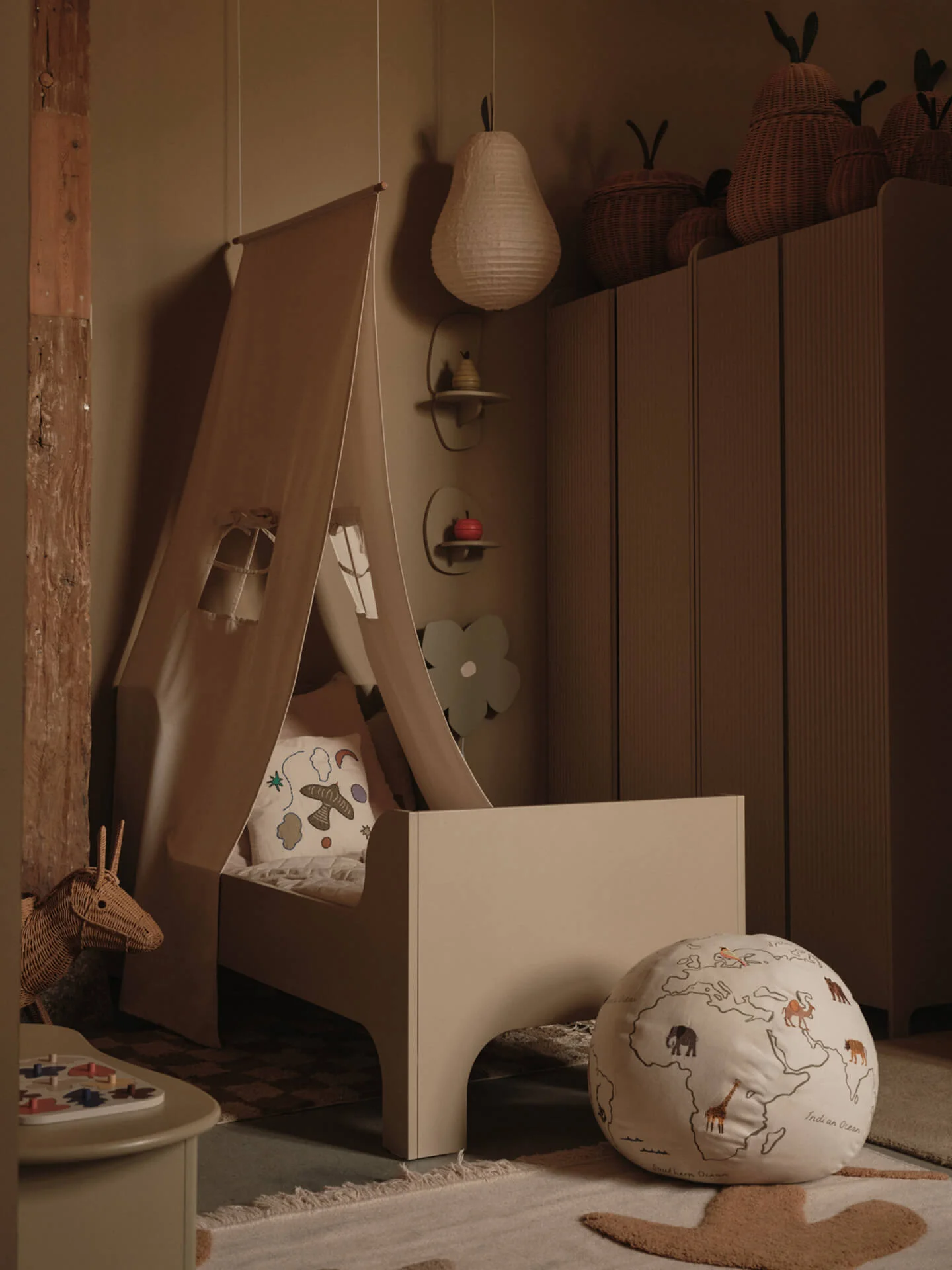 The World Pouf - Off-white - Image 3